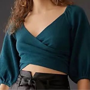 Maeve by Anthropology Cross-Front Puff-Sleve Crop Top💙